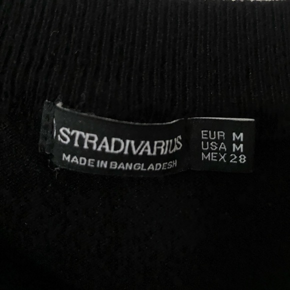 Stradivarius Women’s knitted cropped sweater in black - Picture 5 of 5